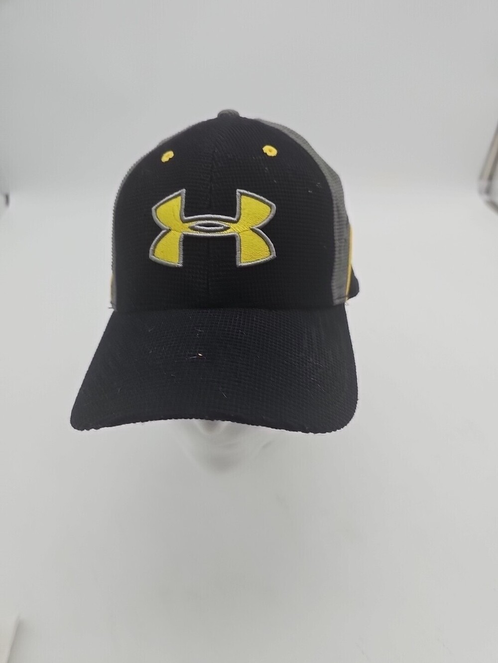 Under Armour Sideline Stretch Fit Trucker Cap L/xl Rare Find. Only Europe Dist.